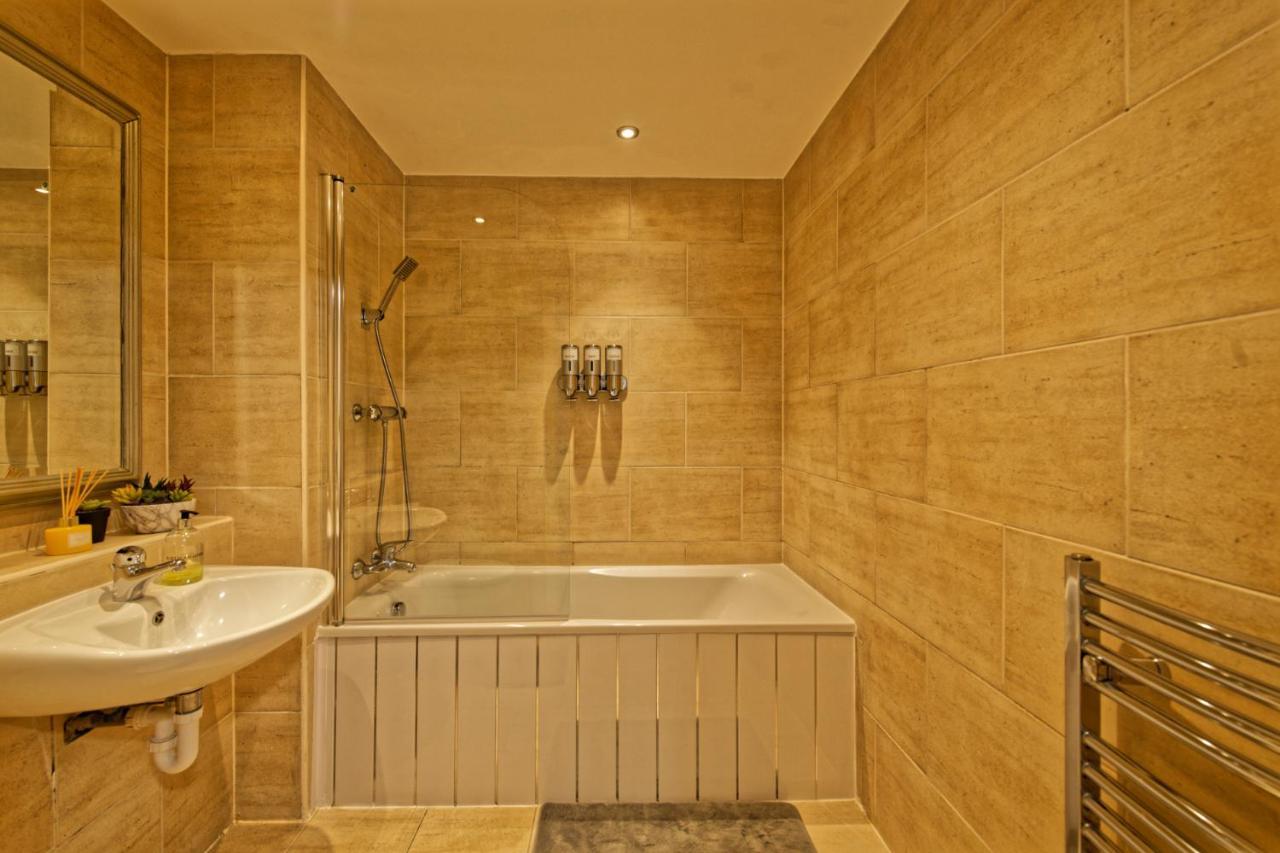 Sidemersey Livings- Convenient 1-Bedroom Flat With A View, Central Liverpool Exterior foto